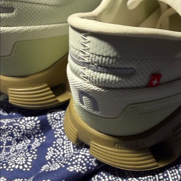 OC Beige and Olive Running Shoes - Picture 5 of 6